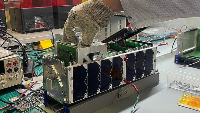 传统卫星落伍AI首次接管卫星姿态控制维尔茨堡团队攻克难关(图2)