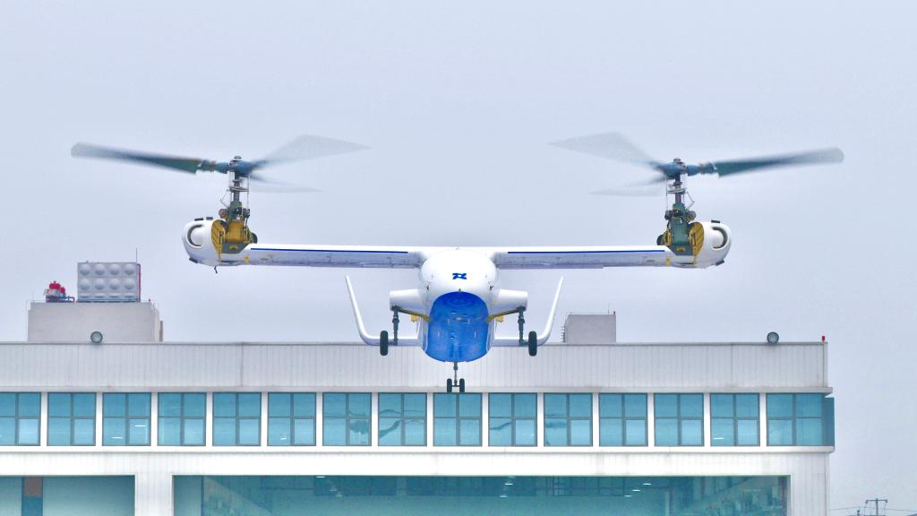 我国6吨级倾转旋翼无人飞行器在四川首飞